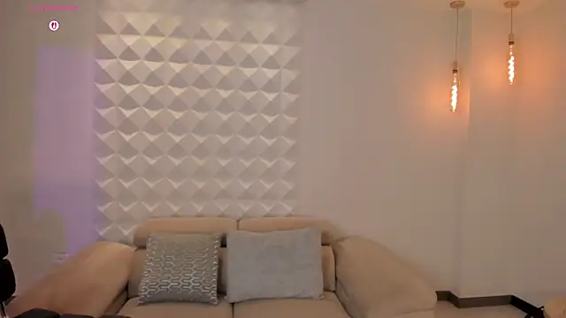 Snapshot of VeronicaBlue chatting on 7, 10, 2025 VeronicaBlue online show from 7, 10, 2025