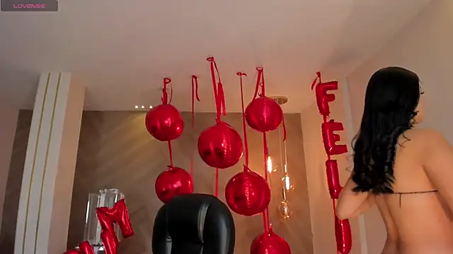 Snapshot of NataliaGaret chatting on 31, 10, 2025 NataliaGaret online show from 31, 10, 2025