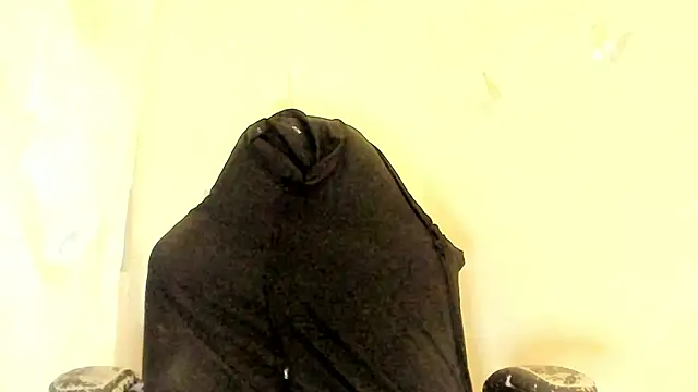 Snapshot of EVELYNN_LUXX chatting on 27, 10, 2025 EVELYNN LUXX online show from 27, 10, 2025