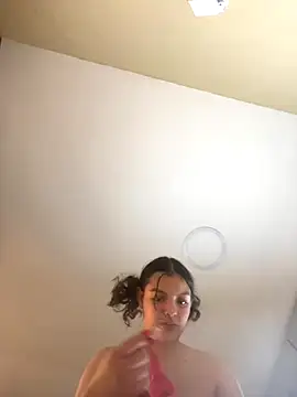 Snapshot of AriaHeavenss chatting on 10, 10, 2025 AriaHeavenss online show from 10, 10, 2025