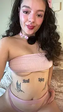 Snapshot of AriaHeavenss chatting on 11, 11, 2025 AriaHeavenss online show from 11, 11, 2025