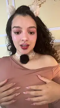 Snapshot of AriaHeavenss chatting on 22, 11, 2025 AriaHeavenss online show from 22, 11, 2025