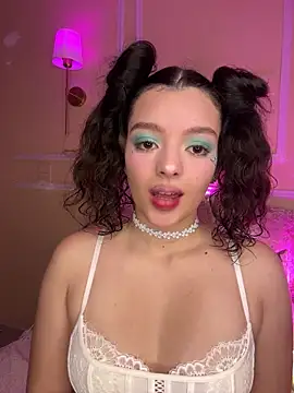 Snapshot of AriaHeavenss chatting on 3, 12, 2025 AriaHeavenss online show from 3, 12, 2025