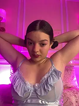 Snapshot of AriaHeavenss chatting on 14, 12, 2025 AriaHeavenss online show from 14, 12, 2025