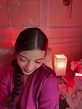 Snapshot of AriaHeavenss chatting on 18, 12, 2025 AriaHeavenss online show from 18, 12, 2025