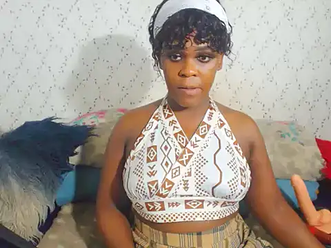 Snapshot of MiniMinaj chatting on 2, 11, 2025 MiniMinaj online show from 2, 11, 2025