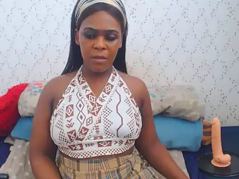 Snapshot of MiniMinaj chatting on 12, 11, 2025 MiniMinaj online show from 12, 11, 2025