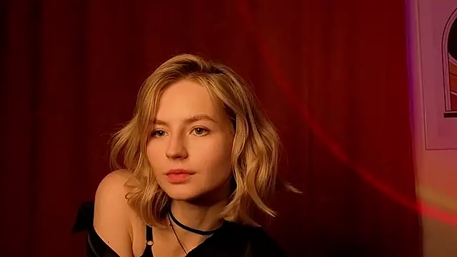 Snapshot of Sunshine_Angell chatting on 19, 12, 2025 Sunshine Angell online show from 19, 12, 2025