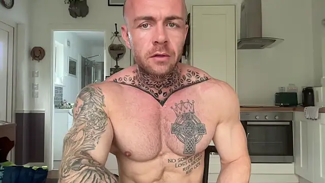Snapshot of irishdaddyxxl chatting on 11, 9, 2025 irishdaddyxxl online show from 11, 9, 2025