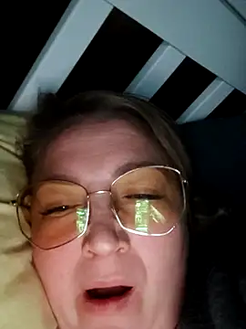 Snapshot of Kiss_Eva chatting on 28, 9, 2025 Kiss Eva online show from 28, 9, 2025