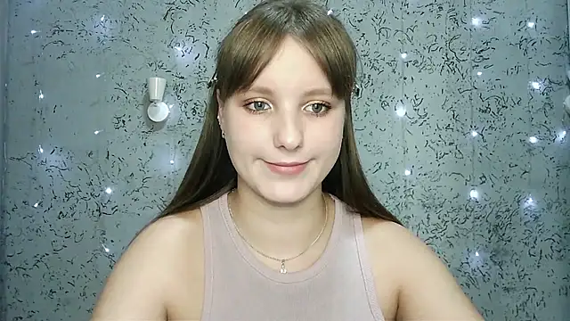 Snapshot of Leonaalove chatting on 30, 10, 2025 Leonaalove online show from 30, 10, 2025