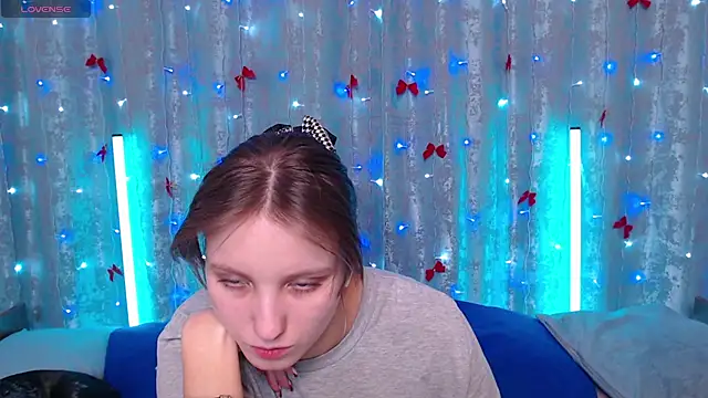 Leonaalove online show from 6, 2, 2026