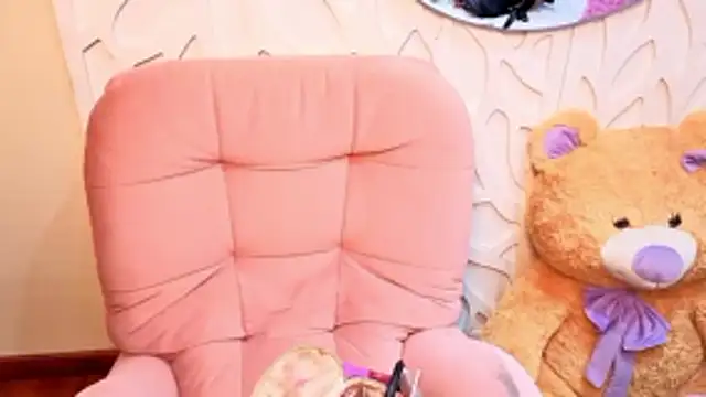 VioletxBloom online show from 15, 4, 2026