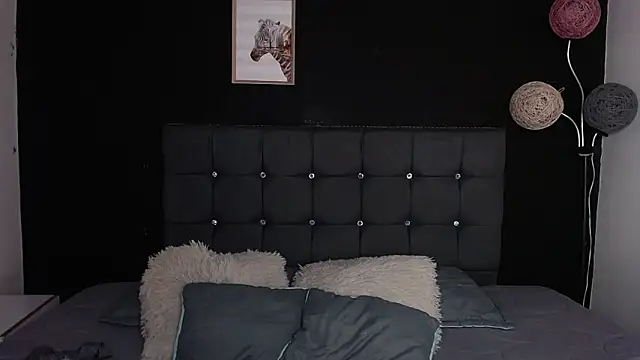 nicolee 8 online show from 8, 11, 2025