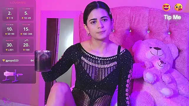 Snapshot of bella_thixx chatting on 11, 11, 2025 bella thixx online show from 11, 11, 2025