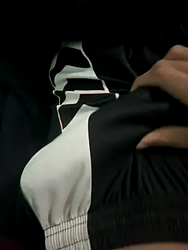 Snapshot of monster20cm chatting on 13, 11, 2025 monster20cm online show from 13, 11, 2025