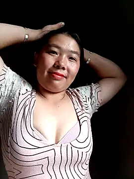 Snapshot of quynhkoolbae chatting on 22, 9, 2025 quynhkoolbae online show from 22, 9, 2025