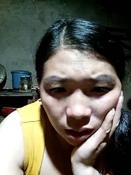 Snapshot of quynhkoolbae chatting on 4, 10, 2025 quynhkoolbae online show from 4, 10, 2025