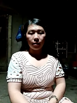 Snapshot of quynhkoolbae chatting on 10, 10, 2025 quynhkoolbae online show from 10, 10, 2025