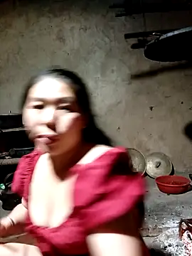 Snapshot of quynhkoolbae chatting on 14, 10, 2025 quynhkoolbae online show from 14, 10, 2025