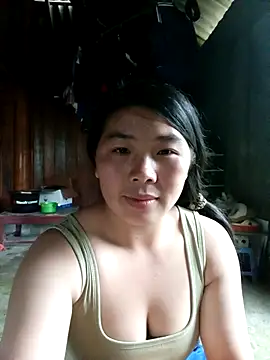 Snapshot of quynhkoolbae chatting on 20, 10, 2025 quynhkoolbae online show from 20, 10, 2025