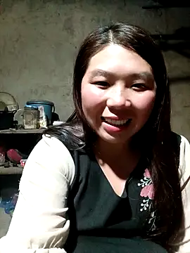 Snapshot of quynhkoolbae chatting on 25, 11, 2025 quynhkoolbae online show from 25, 11, 2025