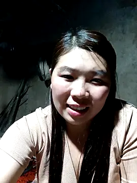 Snapshot of quynhkoolbae chatting on 5, 12, 2025 quynhkoolbae online show from 5, 12, 2025