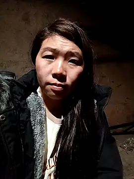 Snapshot of quynhkoolbae chatting on 14, 12, 2025 quynhkoolbae online show from 14, 12, 2025