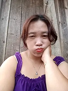 Snapshot of miumiu_00 chatting on 12, 9, 2025 miumiu 00 online show from 12, 9, 2025