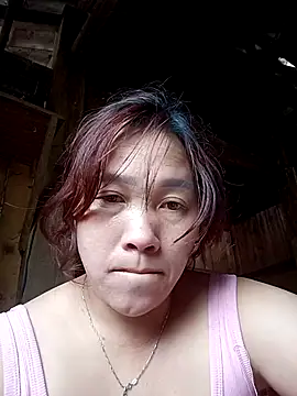 Snapshot of miumiu_00 chatting on 12, 10, 2025 miumiu 00 online show from 12, 10, 2025