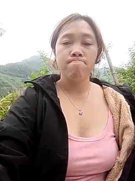 Snapshot of miumiu_00 chatting on 22, 10, 2025 miumiu 00 online show from 22, 10, 2025