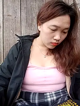 Snapshot of miumiu_00 chatting on 11, 11, 2025 miumiu 00 online show from 11, 11, 2025