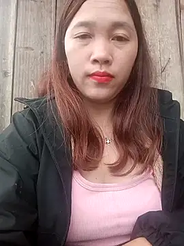 Snapshot of miumiu_00 chatting on 13, 11, 2025 miumiu 00 online show from 13, 11, 2025