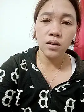 Snapshot of miumiu_00 chatting on 15, 11, 2025 miumiu 00 online show from 15, 11, 2025