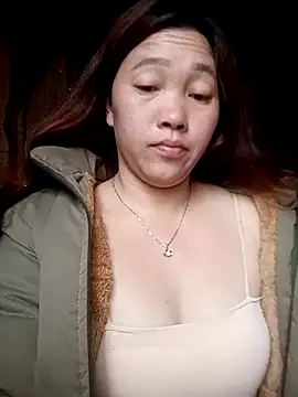 Snapshot of miumiu_00 chatting on 2, 12, 2025 miumiu 00 online show from 2, 12, 2025