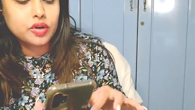 Indian GlowingMiax online show from 12, 9, 2025