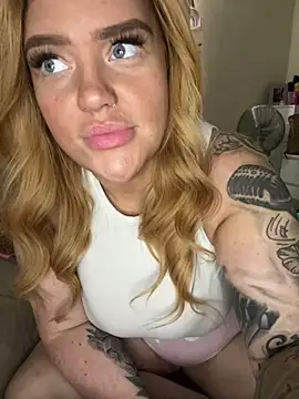 Snapshot of MysteriousMylaX chatting on 23, 9, 2025 MysteriousMylaX online show from 23, 9, 2025