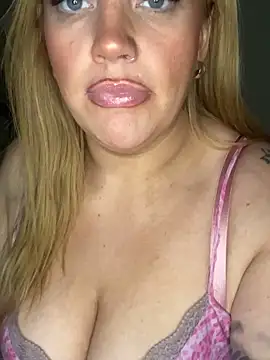 Snapshot of MysteriousMylaX chatting on 28, 9, 2025 MysteriousMylaX online show from 28, 9, 2025