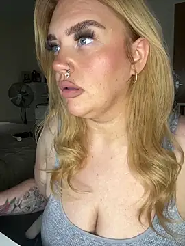 Snapshot of MysteriousMylaX chatting on 13, 10, 2025 MysteriousMylaX online show from 13, 10, 2025