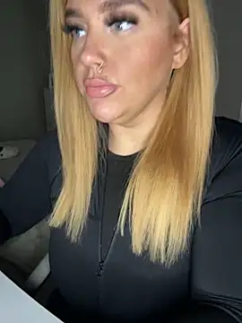 Snapshot of MysteriousMylaX chatting on 3, 11, 2025 MysteriousMylaX online show from 3, 11, 2025