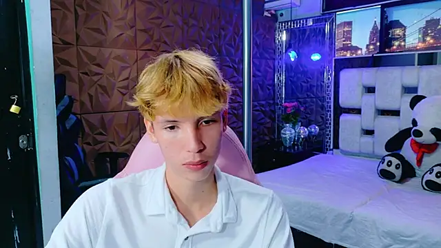 Snapshot of park_jimin1 chatting on 13, 10, 2025 park jimin1 online show from 13, 10, 2025