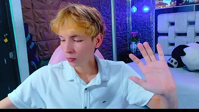 Snapshot of park_jimin1 chatting on 15, 10, 2025 park jimin1 online show from 15, 10, 2025