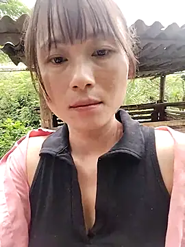 Snapshot of linda_bae00 chatting on 28, 9, 2025 linda bae00 online show from 28, 9, 2025