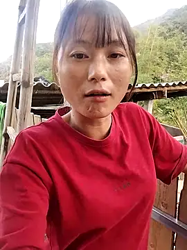 Snapshot of linda_bae00 chatting on 8, 10, 2025 linda bae00 online show from 8, 10, 2025