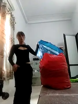 Snapshot of linda_bae00 chatting on 10, 10, 2025 linda bae00 online show from 10, 10, 2025