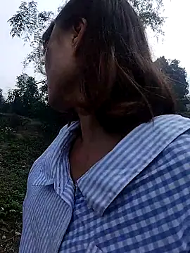 Snapshot of linda_bae00 chatting on 11, 10, 2025 linda bae00 online show from 11, 10, 2025