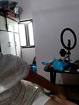 Snapshot of linda_bae00 chatting on 15, 10, 2025 linda bae00 online show from 15, 10, 2025