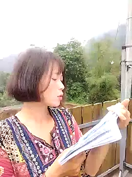 Snapshot of linda_bae00 chatting on 20, 10, 2025 linda bae00 online show from 20, 10, 2025