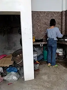 Snapshot of linda_bae00 chatting on 27, 10, 2025 linda bae00 online show from 27, 10, 2025