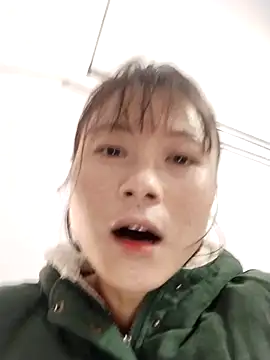 Snapshot of linda_bae00 chatting on 16, 11, 2025 linda bae00 online show from 16, 11, 2025